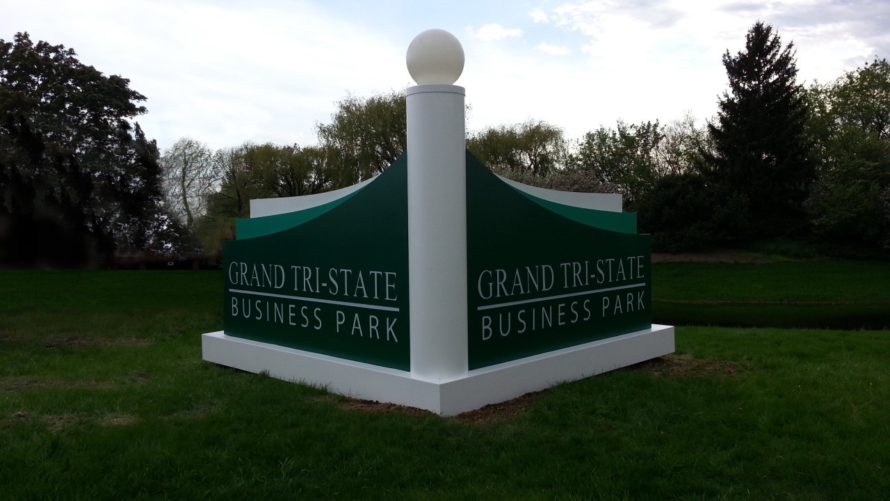 Monument signs as outdoor business signs in Chicago